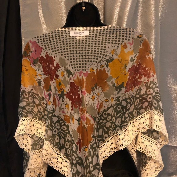 Sheer Flower Top - Picture 4 of 4
